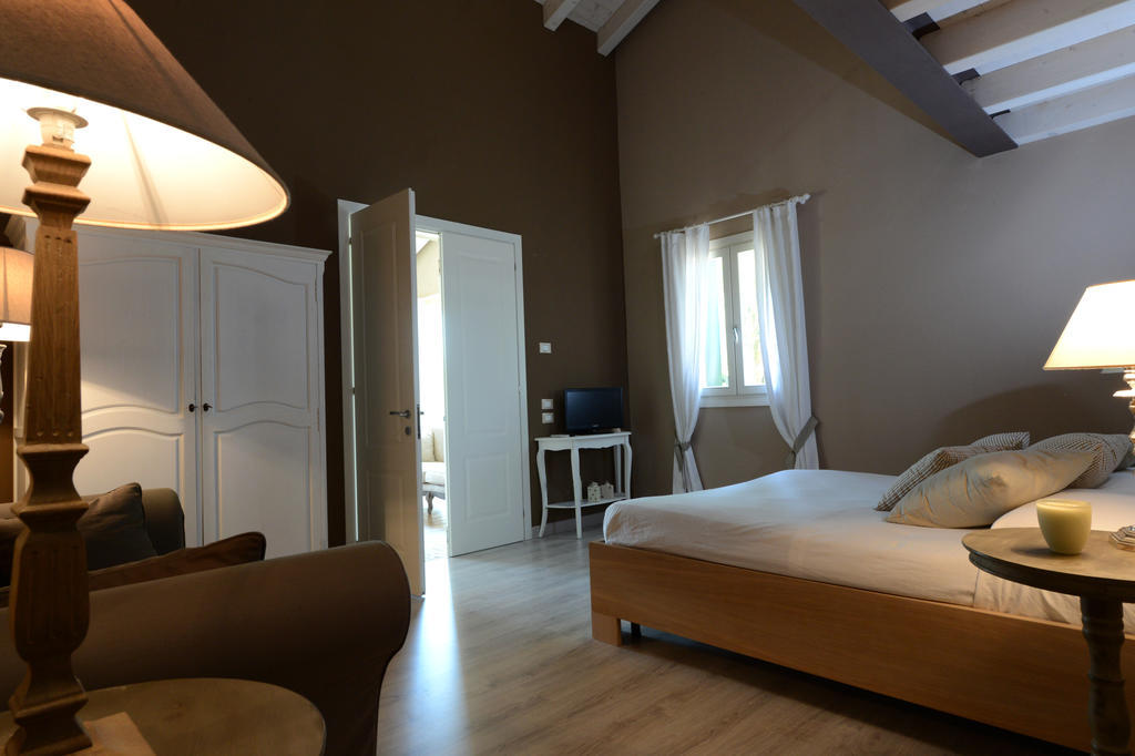 A Casa Di Delia B&B Charming House Сант-Элена-ди-Силея Номер фото